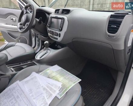 Белый Киа Soul EV, объемом двигателя 0 л и пробегом 165 тыс. км за 10600 $, фото 58 на Automoto.ua