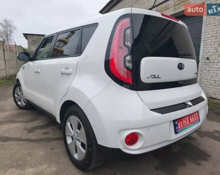 Белый Киа Soul EV, объемом двигателя 0 л и пробегом 165 тыс. км за 10600 $, фото 9 на Automoto.ua
