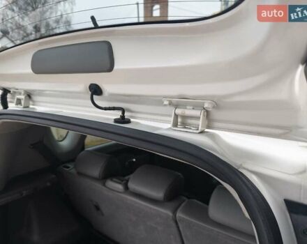 Белый Киа Soul EV, объемом двигателя 0 л и пробегом 165 тыс. км за 10600 $, фото 50 на Automoto.ua