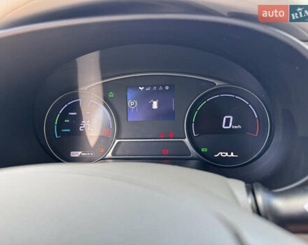 Білий Кіа Soul EV, об'ємом двигуна 0 л та пробігом 132 тис. км за 10000 $, фото 15 на Automoto.ua