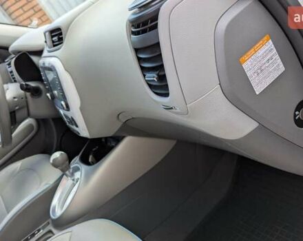 Киа Soul EV 2018 в Киеве на Automoto.ua Белый Киа Soul EV, объемом двигателя 0 л и пробегом 49 тыс. км за 12800 $, фото 26 на Automoto.ua