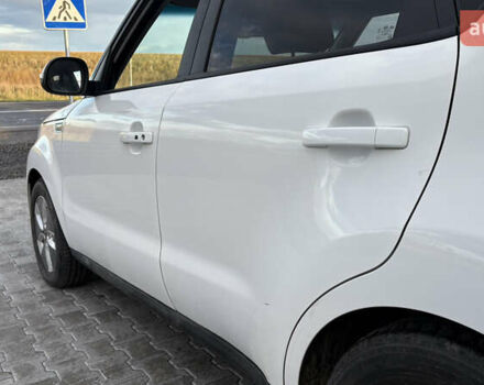 Белый Киа Soul EV, объемом двигателя 0 л и пробегом 167 тыс. км за 9900 $, фото 7 на Automoto.ua