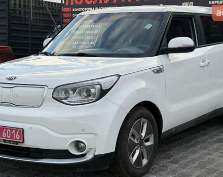 Белый Киа Soul EV, объемом двигателя 0 л и пробегом 167 тыс. км за 9900 $, фото 10 на Automoto.ua