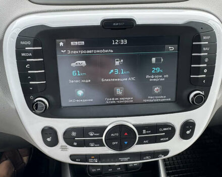 Білий Кіа Soul EV, об'ємом двигуна 0 л та пробігом 168 тис. км за 10700 $, фото 8 на Automoto.ua