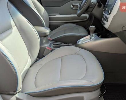 Киа Soul EV 2018 в Киеве на Automoto.ua Белый Киа Soul EV, объемом двигателя 0 л и пробегом 49 тыс. км за 12800 $, фото 18 на Automoto.ua
