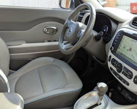 Киа Soul EV 2018 в Киеве на Automoto.ua Белый Киа Soul EV, объемом двигателя 0 л и пробегом 49 тыс. км за 12800 $, фото 22 на Automoto.ua