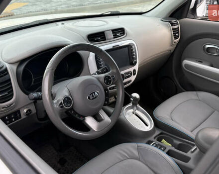 Белый Киа Soul EV, объемом двигателя 0 л и пробегом 167 тыс. км за 9900 $, фото 18 на Automoto.ua
