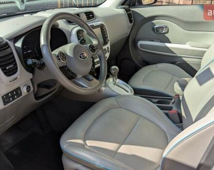 Киа Soul EV 2018 в Киеве на Automoto.ua Белый Киа Soul EV, объемом двигателя 0 л и пробегом 49 тыс. км за 12800 $, фото 13 на Automoto.ua