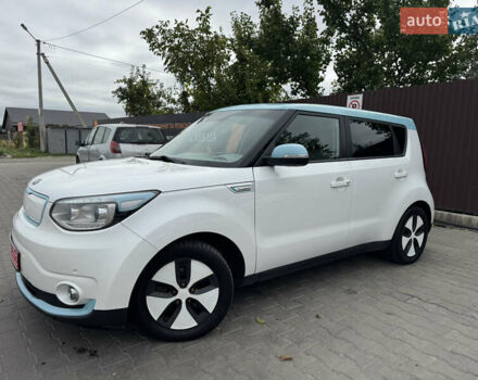 Білий Кіа Soul EV, об'ємом двигуна 0 л та пробігом 168 тис. км за 10700 $, фото 4 на Automoto.ua