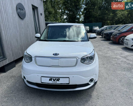 Білий Кіа Soul EV, об'ємом двигуна 0 л та пробігом 132 тис. км за 10000 $, фото 1 на Automoto.ua