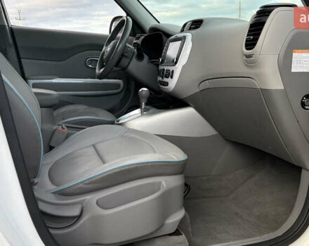 Белый Киа Soul EV, объемом двигателя 0 л и пробегом 167 тыс. км за 9900 $, фото 27 на Automoto.ua