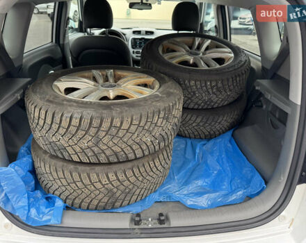 Білий Кіа Soul EV, об'ємом двигуна 0 л та пробігом 168 тис. км за 10700 $, фото 14 на Automoto.ua