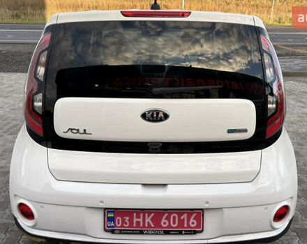 Белый Киа Soul EV, объемом двигателя 0 л и пробегом 167 тыс. км за 9900 $, фото 5 на Automoto.ua