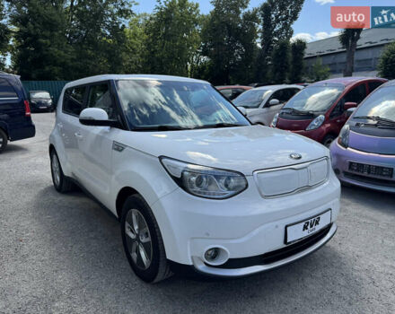 Білий Кіа Soul EV, об'ємом двигуна 0 л та пробігом 132 тис. км за 10000 $, фото 2 на Automoto.ua