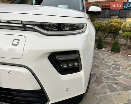 Белый Киа Soul EV, объемом двигателя 0 л и пробегом 60 тыс. км за 19400 $, фото 20 на Automoto.ua