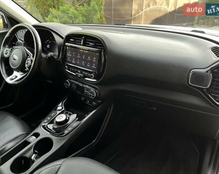 Белый Киа Soul EV, объемом двигателя 0 л и пробегом 60 тыс. км за 19400 $, фото 36 на Automoto.ua