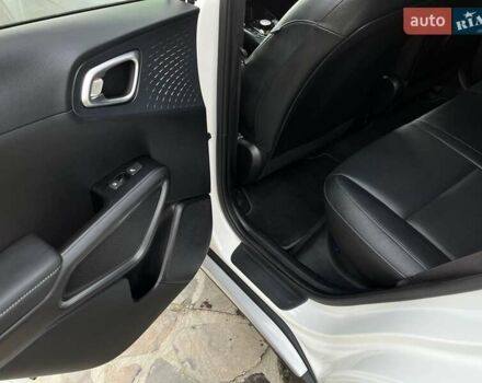Белый Киа Soul EV, объемом двигателя 0 л и пробегом 60 тыс. км за 19400 $, фото 35 на Automoto.ua