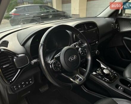 Белый Киа Soul EV, объемом двигателя 0 л и пробегом 60 тыс. км за 19400 $, фото 24 на Automoto.ua