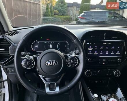 Белый Киа Soul EV, объемом двигателя 0 л и пробегом 60 тыс. км за 19400 $, фото 56 на Automoto.ua