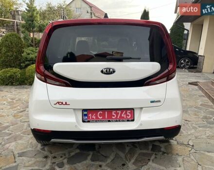 Белый Киа Soul EV, объемом двигателя 0 л и пробегом 60 тыс. км за 19400 $, фото 8 на Automoto.ua