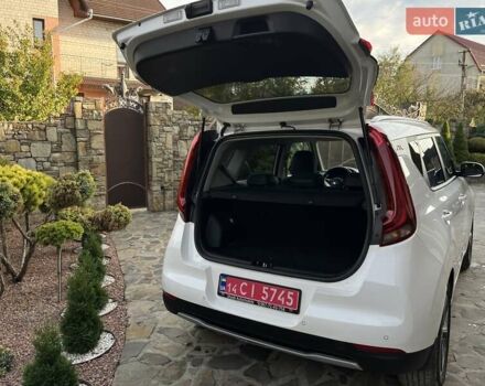 Белый Киа Soul EV, объемом двигателя 0 л и пробегом 60 тыс. км за 19400 $, фото 45 на Automoto.ua