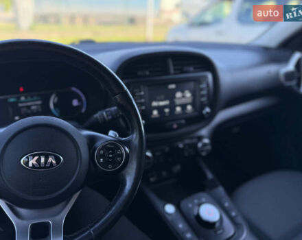 Белый Киа Soul EV, объемом двигателя 0 л и пробегом 153 тыс. км за 13500 $, фото 7 на Automoto.ua