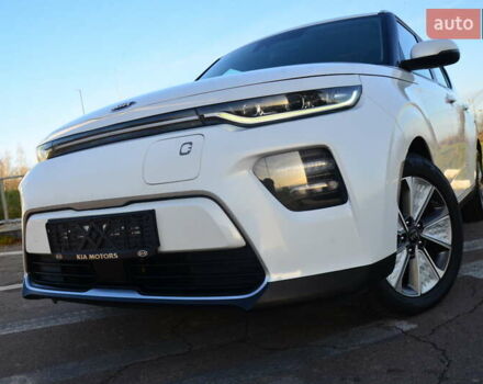Білий Кіа Soul EV, об'ємом двигуна 0 л та пробігом 78 тис. км за 15950 $, фото 6 на Automoto.ua