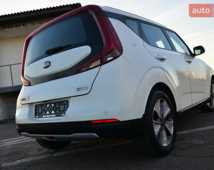 Білий Кіа Soul EV, об'ємом двигуна 0 л та пробігом 78 тис. км за 15950 $, фото 31 на Automoto.ua