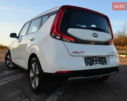 Білий Кіа Soul EV, об'ємом двигуна 0 л та пробігом 78 тис. км за 15950 $, фото 26 на Automoto.ua