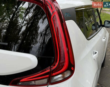 Киа Soul EV 2022 в Киеве на Automoto.ua Белый Киа Soul EV, объемом двигателя 0 л и пробегом 54 тыс. км за 22000 $, фото 9 на Automoto.ua