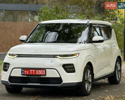 Киа Soul EV 2022 в Киеве на Automoto.ua Белый Киа Soul EV, объемом двигателя 0 л и пробегом 54 тыс. км за 22000 $, фото 2 на Automoto.ua
