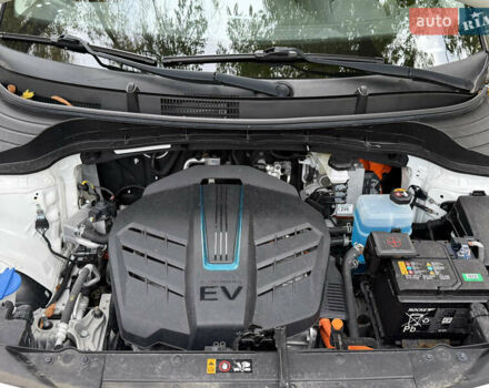 Киа Soul EV 2022 в Киеве на Automoto.ua Белый Киа Soul EV, объемом двигателя 0 л и пробегом 54 тыс. км за 22000 $, фото 16 на Automoto.ua