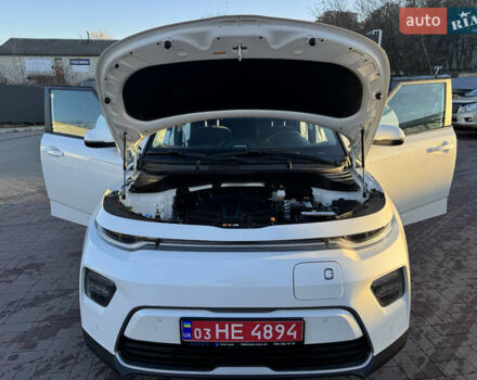 Белый Киа Soul EV, объемом двигателя 0 л и пробегом 80 тыс. км за 18999 $, фото 29 на Automoto.ua