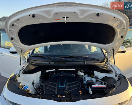 Белый Киа Soul EV, объемом двигателя 0 л и пробегом 80 тыс. км за 18999 $, фото 31 на Automoto.ua