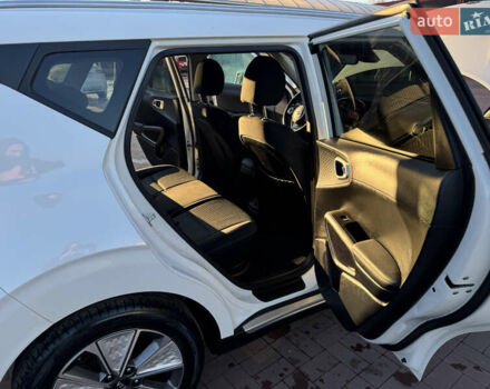 Белый Киа Soul EV, объемом двигателя 0 л и пробегом 80 тыс. км за 18999 $, фото 24 на Automoto.ua