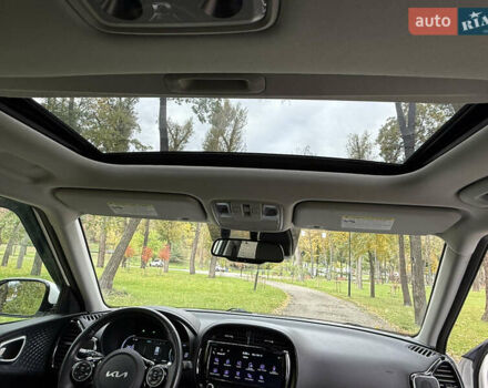 Киа Soul EV 2022 в Киеве на Automoto.ua Белый Киа Soul EV, объемом двигателя 0 л и пробегом 54 тыс. км за 22000 $, фото 25 на Automoto.ua