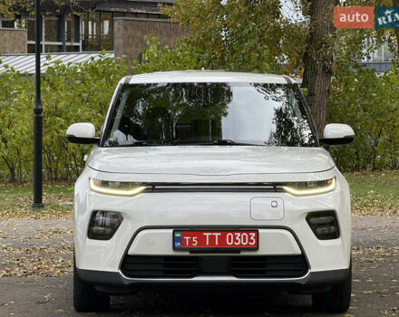 Киа Soul EV 2022 в Киеве на Automoto.ua Белый Киа Soul EV, объемом двигателя 0 л и пробегом 54 тыс. км за 22000 $, фото 1 на Automoto.ua