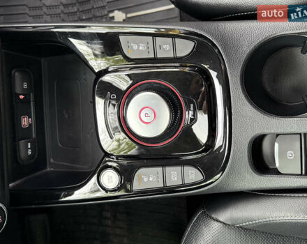 Киа Soul EV 2022 в Киеве на Automoto.ua Белый Киа Soul EV, объемом двигателя 0 л и пробегом 54 тыс. км за 22000 $, фото 31 на Automoto.ua