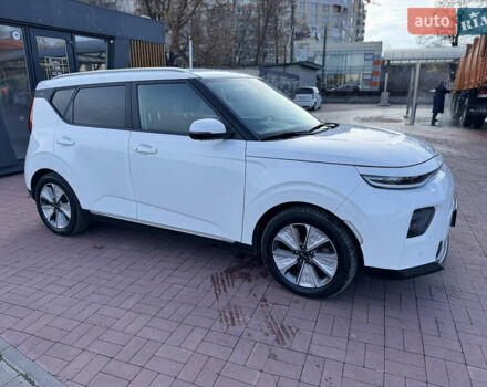 Белый Киа Soul EV, объемом двигателя 0 л и пробегом 80 тыс. км за 18999 $, фото 9 на Automoto.ua