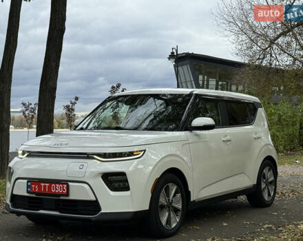 Киа Soul EV 2022 в Киеве на Automoto.ua Белый Киа Soul EV, объемом двигателя 0 л и пробегом 54 тыс. км за 22000 $, фото 3 на Automoto.ua