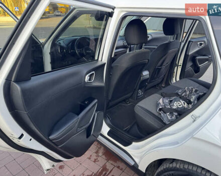 Белый Киа Soul EV, объемом двигателя 0 л и пробегом 80 тыс. км за 18999 $, фото 19 на Automoto.ua