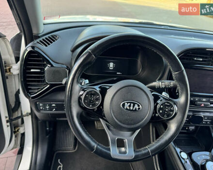 Белый Киа Soul EV, объемом двигателя 0 л и пробегом 80 тыс. км за 18999 $, фото 16 на Automoto.ua