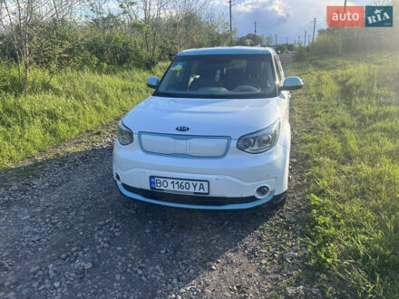 Киа Soul EV 2015 в Каменское - Днепродзержинск на Automoto.ua Белый Киа Soul EV, объемом двигателя 0 л и пробегом 122 тыс. км за 5900 $, фото 1 на Automoto.ua