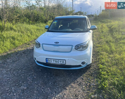 Белый Киа Soul EV, объемом двигателя 0 л и пробегом 122 тыс. км за 5900 $, фото 1 на Automoto.ua