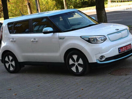 Белый Киа Soul EV, объемом двигателя 0 л и пробегом 108 тыс. км за 7200 $, фото 1 на Automoto.ua