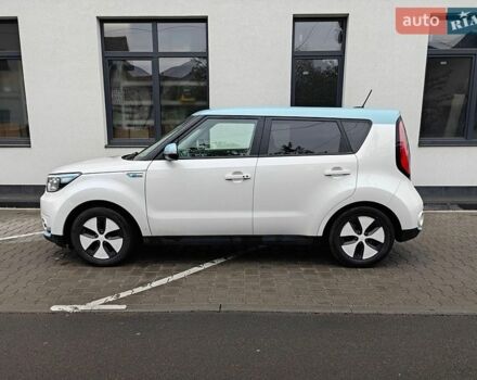 Белый Киа Soul EV, объемом двигателя 0 л и пробегом 114 тыс. км за 6999 $, фото 1 на Automoto.ua
