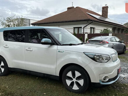 Белый Киа Soul EV, объемом двигателя 1.98 л и пробегом 103 тыс. км за 6499 $, фото 1 на Automoto.ua