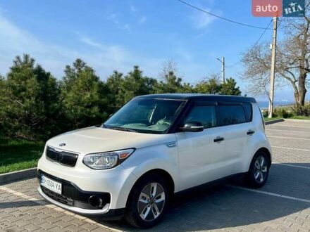 Кіа Soul EV 2017 у Одесі на Automoto.ua Білий Кіа Soul EV, об'ємом двигуна 0 л та пробігом 97 тис. км за 7500 $, фото 1 на Automoto.ua