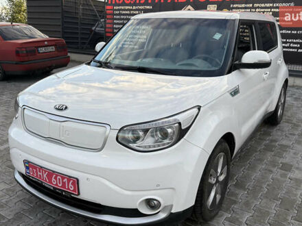 Киа Soul EV 2018 в Луцке на Automoto.ua Белый Киа Soul EV, объемом двигателя 0 л и пробегом 167 тыс. км за 9900 $, фото 1 на Automoto.ua