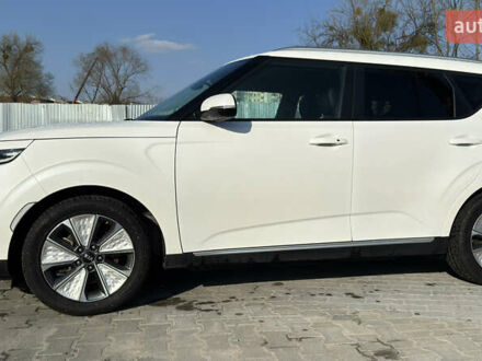 Киа Soul EV 2020 в Львове на Automoto.ua Белый Киа Soul EV, объемом двигателя 0 л и пробегом 147 тыс. км за 17400 $, фото 1 на Automoto.ua